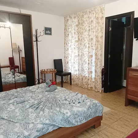 Samaya Gazde/Camere de închiriat *